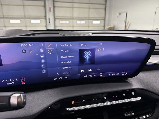 Certified 2025 Buick Enclave Avenir AWD/4WD image 28