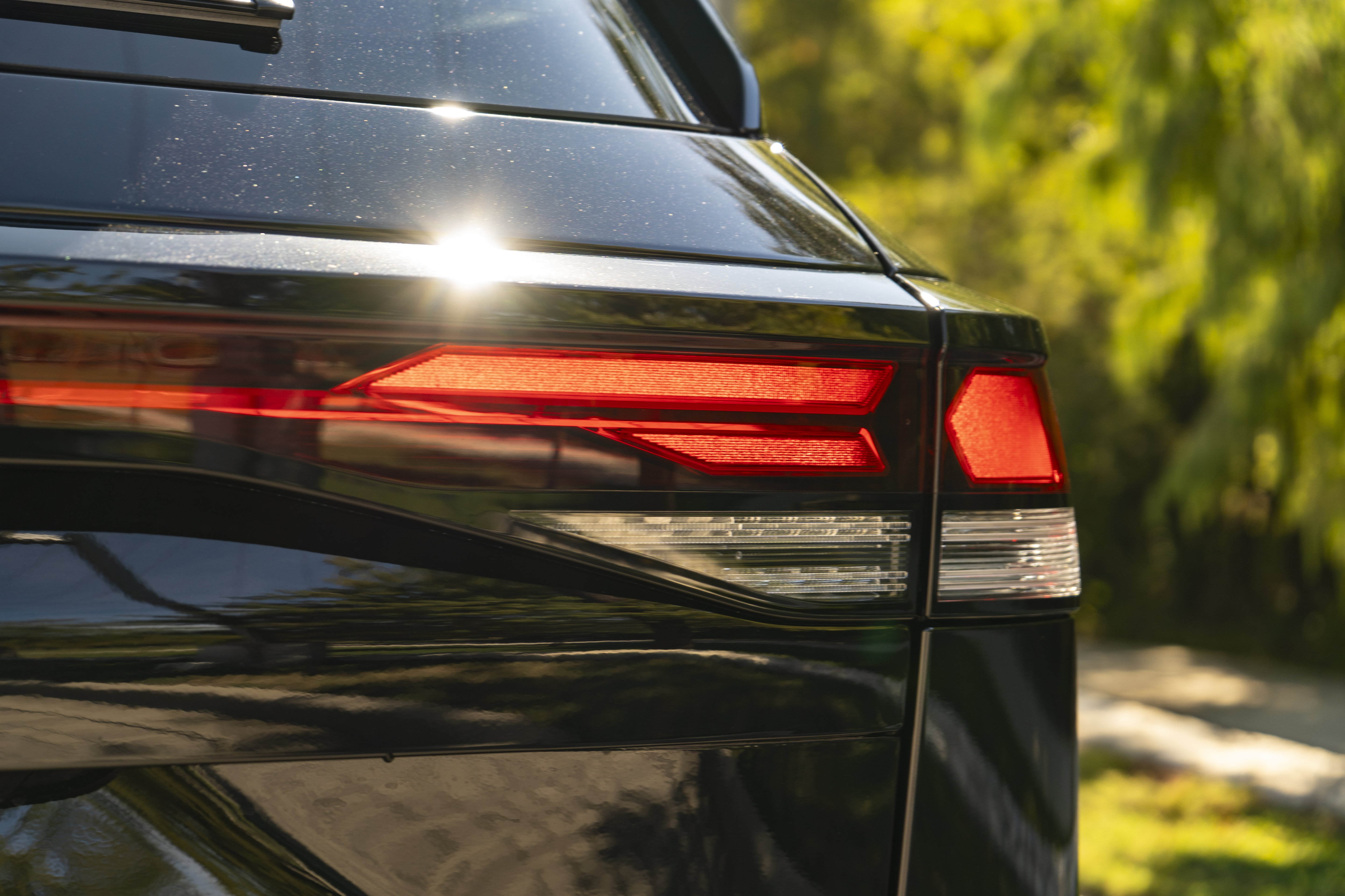 Certified 2026 Volkswagen Tiguan SE R-Line FWD image 12