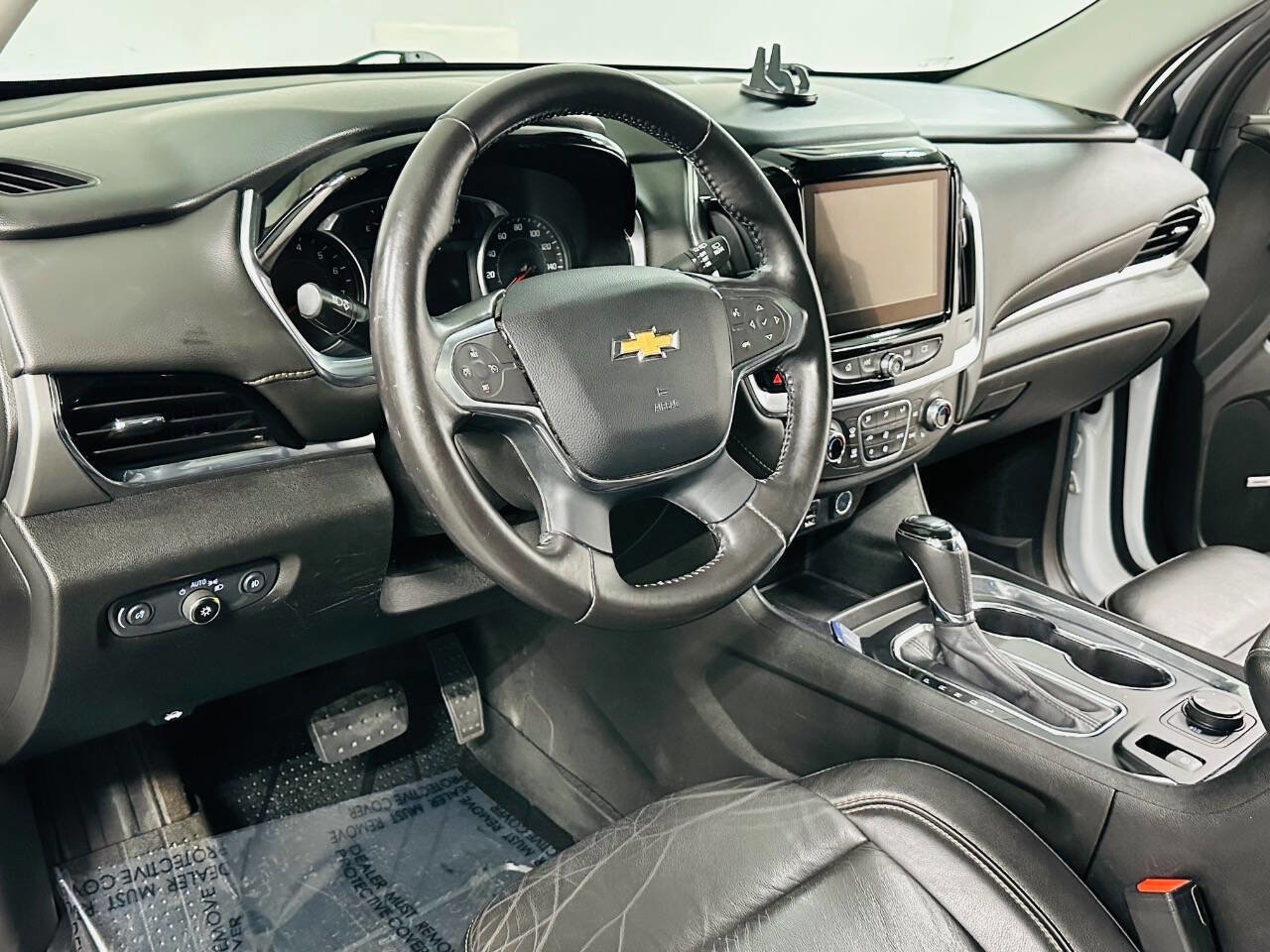 Used 2020 Chevrolet Traverse LT w/ LT Premium Package AWD/4WD image 11