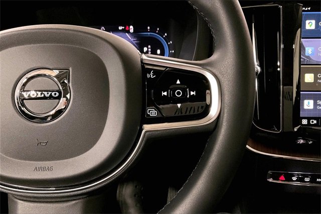 Certified 2023 Volvo XC60 B5 Ultimate w/ Climate Package image 20