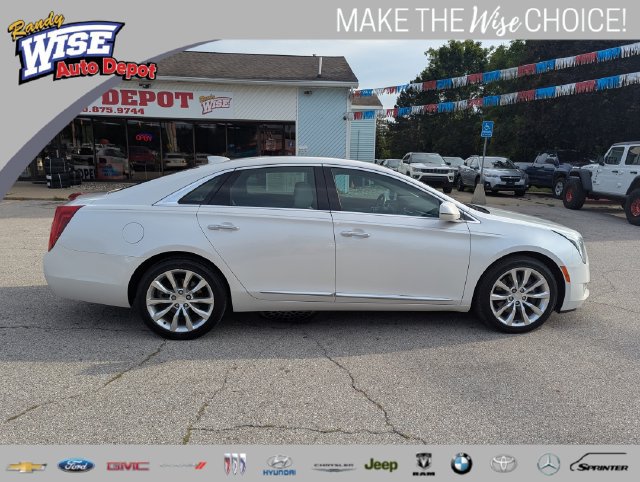 Used 2017 Cadillac XTS Luxury w/ Driver Awareness Package AWD/4WD image 2