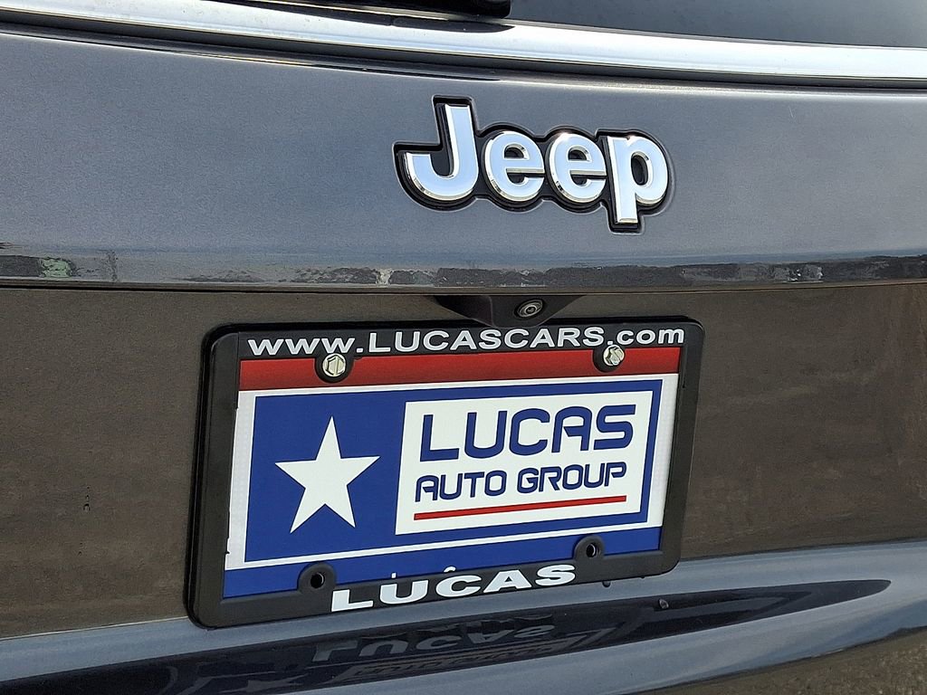 Used 2023 Jeep Compass Latitude image 32