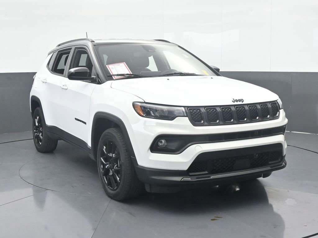 Used 2023 Jeep Compass Altitude image 9