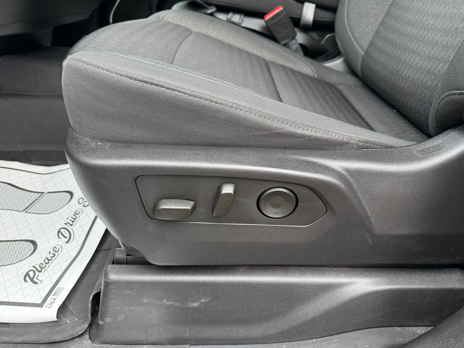 Used 2023 Chevrolet Silverado 1500 LT AWD/4WD image 23