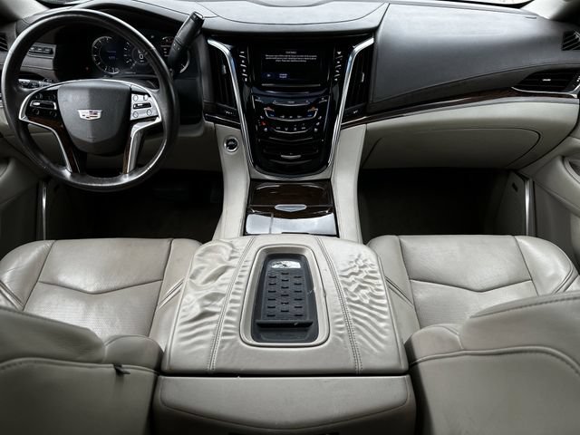 Used 2017 Cadillac Escalade Luxury RWD image 11