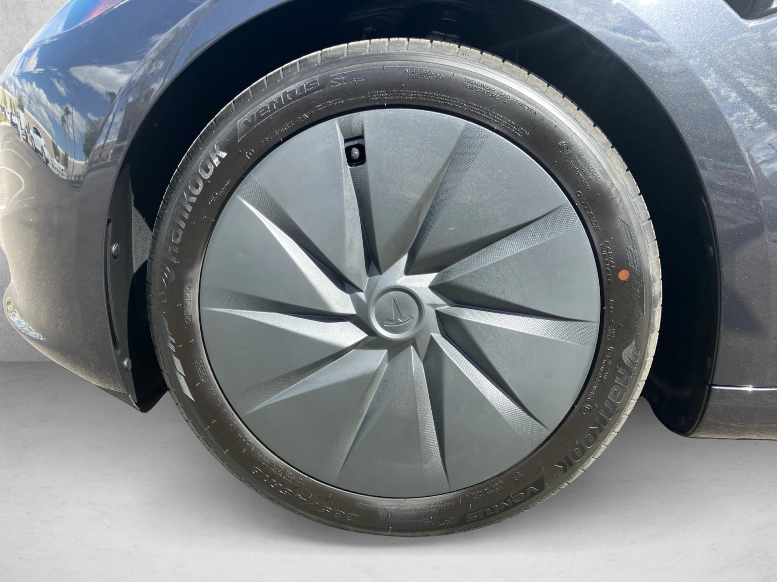 Used 2025 Tesla Model 3 Long Range RWD image 9