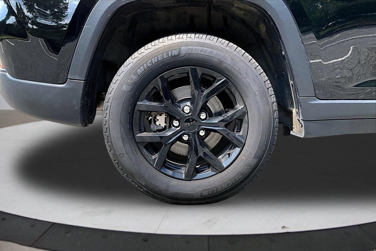 Certified 2024 Jeep Grand Cherokee Altitude AWD/4WD image 36