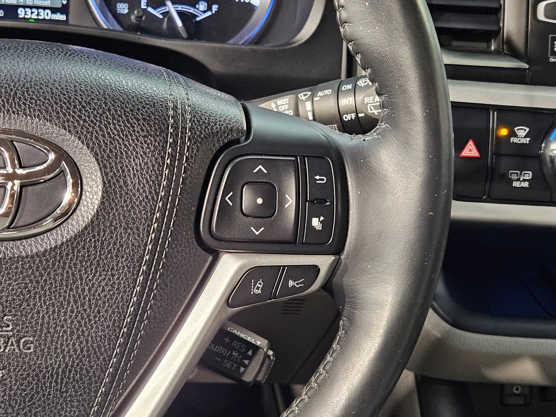 Used 2017 Toyota Highlander Limited Platinum image 29