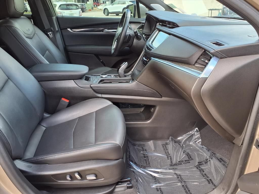 Used 2023 Cadillac XT5 Premium Luxury FWD image 9