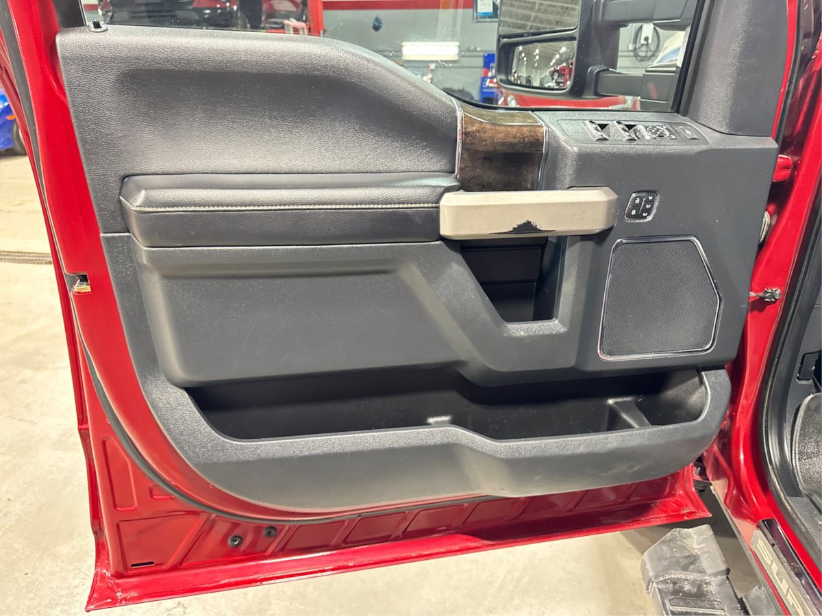 Used 2022 Ford F350 Lariat w/ Black Appearance Package AWD/4WD image 24