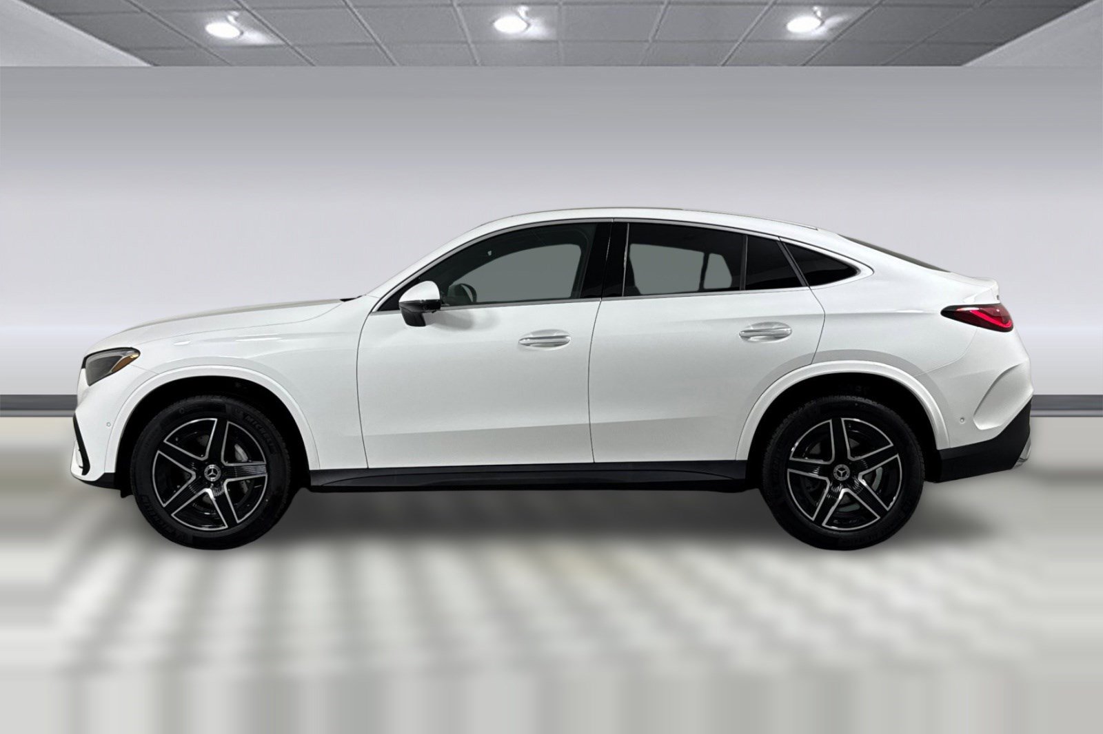 Used 2026 Mercedes-Benz GLC 300 4MATIC image 2