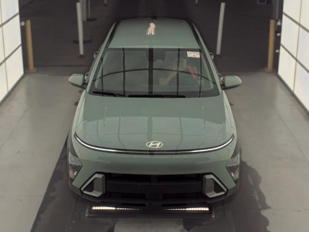 Used 2024 Hyundai Kona SEL FWD image 2