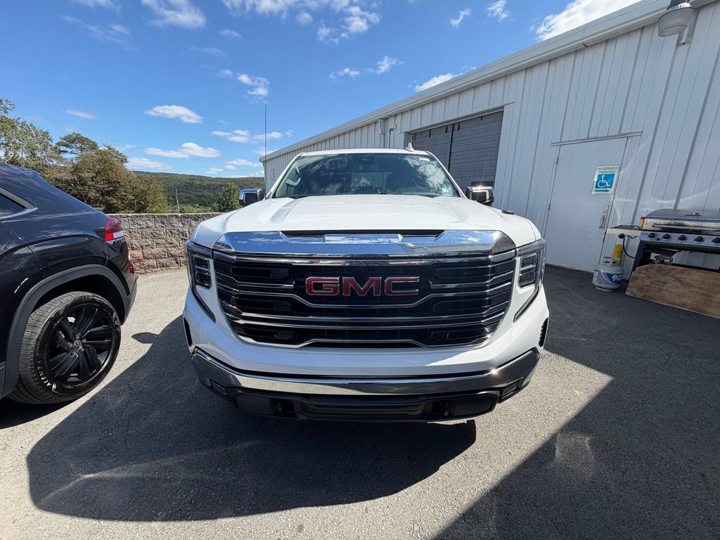 Used 2024 GMC Sierra 1500 SLT AWD/4WD image 8
