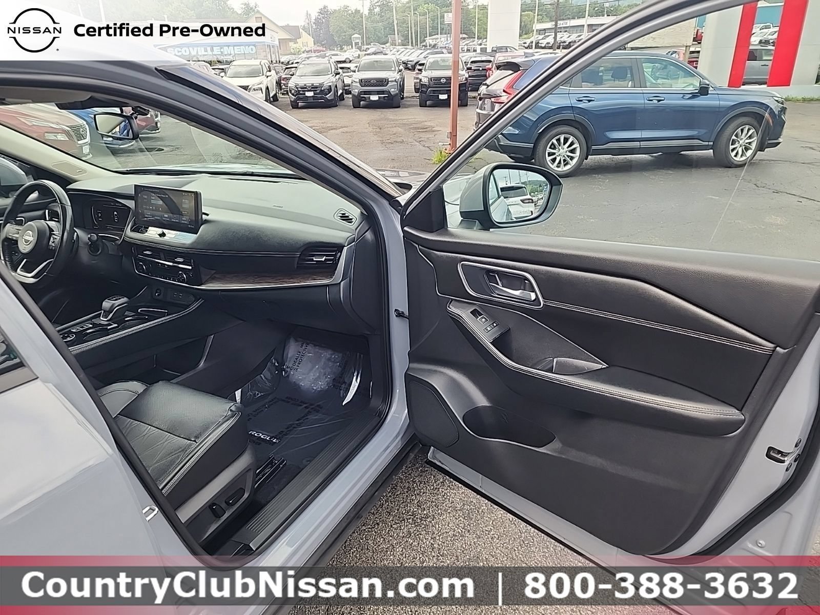 Certified 2024 Nissan Rogue Platinum w/ Platinum Premium Package AWD/4WD image 32