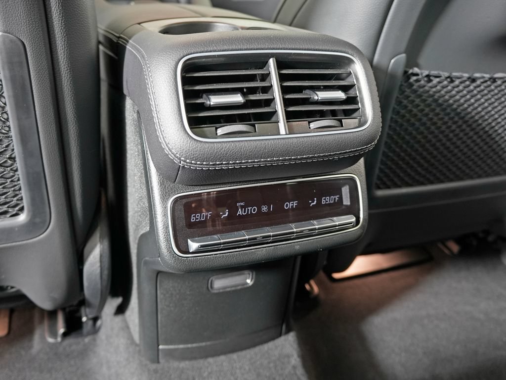 Used 2025 Mercedes-Benz GLS 450 4MATIC w/ AMG Line Exterior image 31
