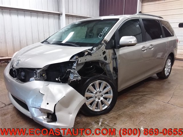 Used 2017 Toyota Sienna Limited AWD/4WD image 1
