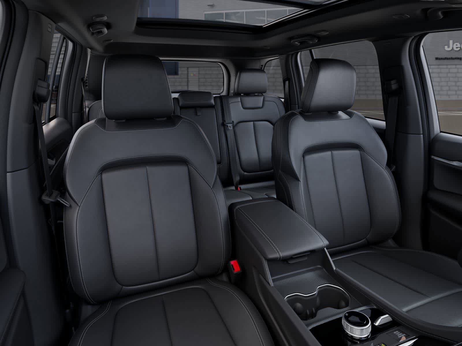 New 2026 Jeep Grand Cherokee Limited w/ Limited Altitude Package AWD/4WD image 16