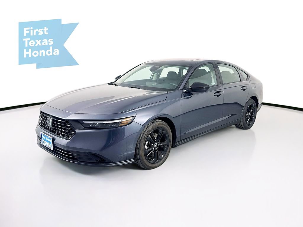 Certified 2025 Honda Accord SE image 3