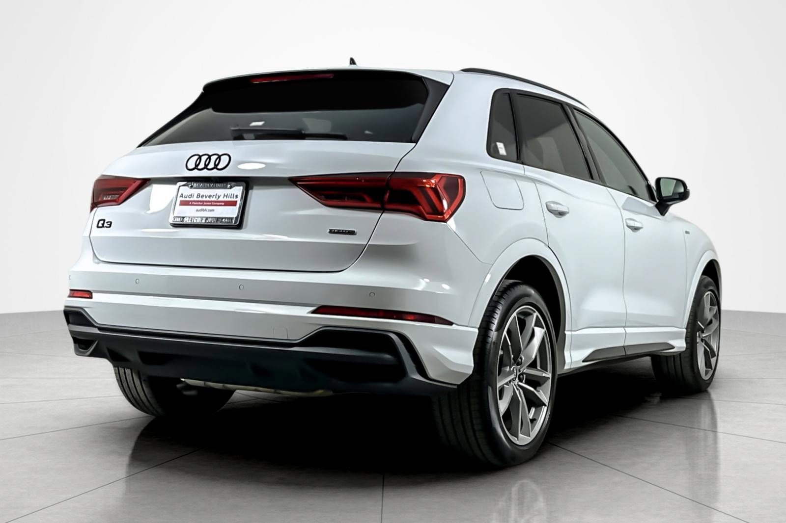 Used 2025 Audi Q3 2.0T Premium w/ Convenience Package image 5