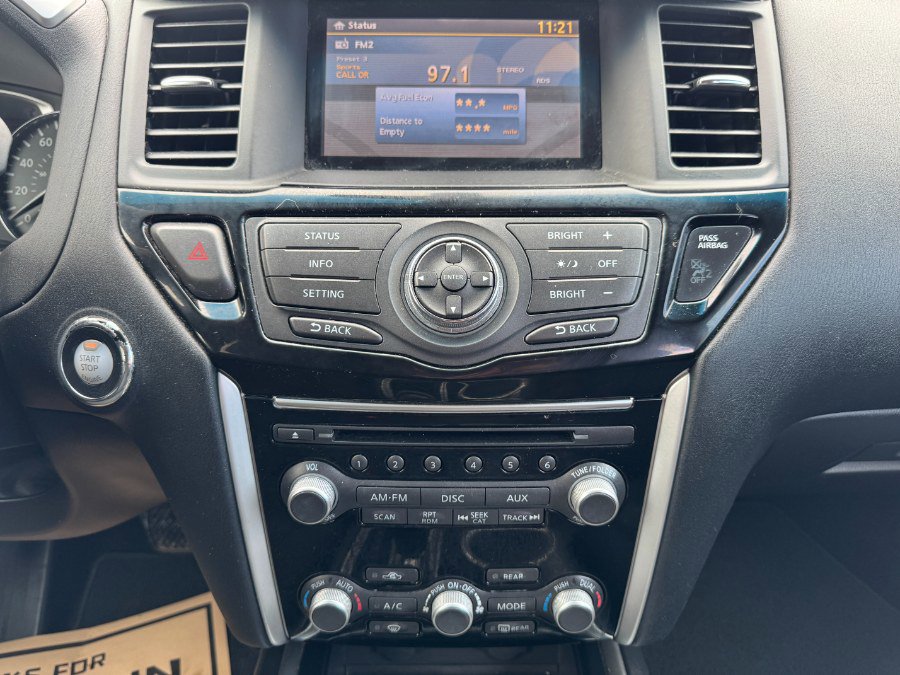 Used 2016 Nissan Pathfinder SV AWD/4WD image 23