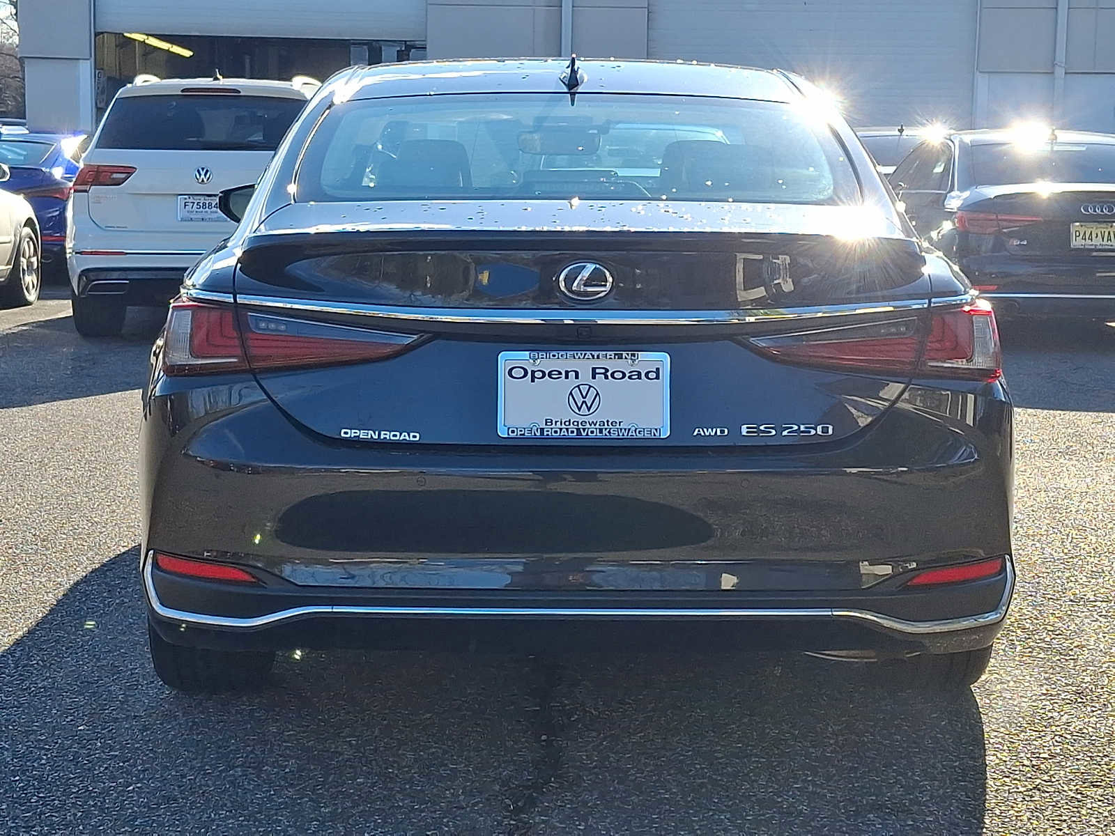 Used 2023 Lexus ES 250 w/ Premium Package AWD/4WD image 5