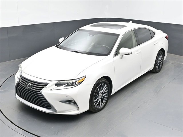 Used 2017 Lexus ES 350 w/ Luxury Package image 37