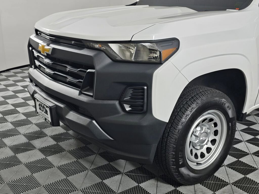 Used 2024 Chevrolet Colorado W/T w/ Safety Package image 11