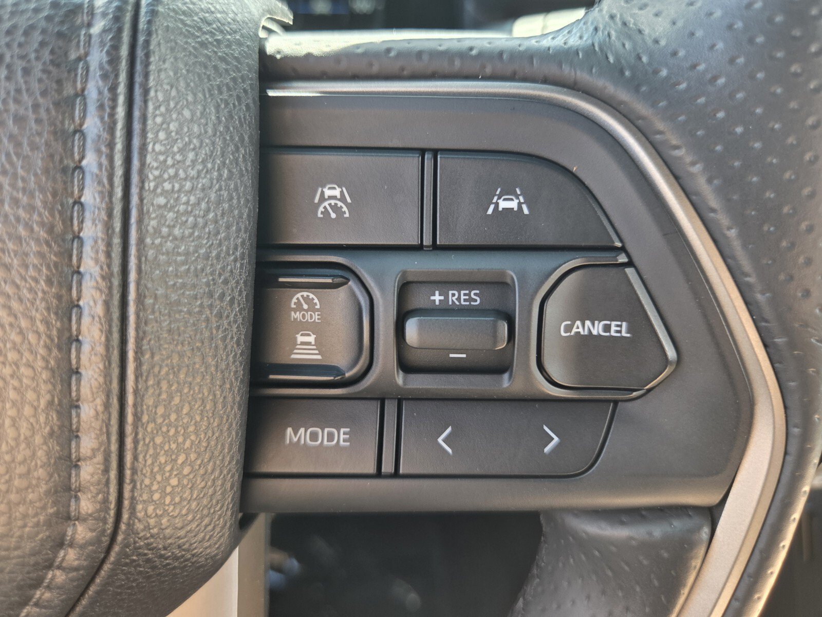 Used 2025 Toyota 4Runner Trailhunter AWD/4WD image 24