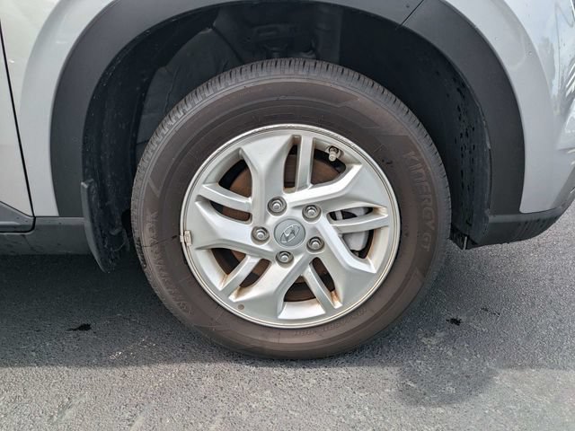 Used 2025 Hyundai Venue SE FWD image 11