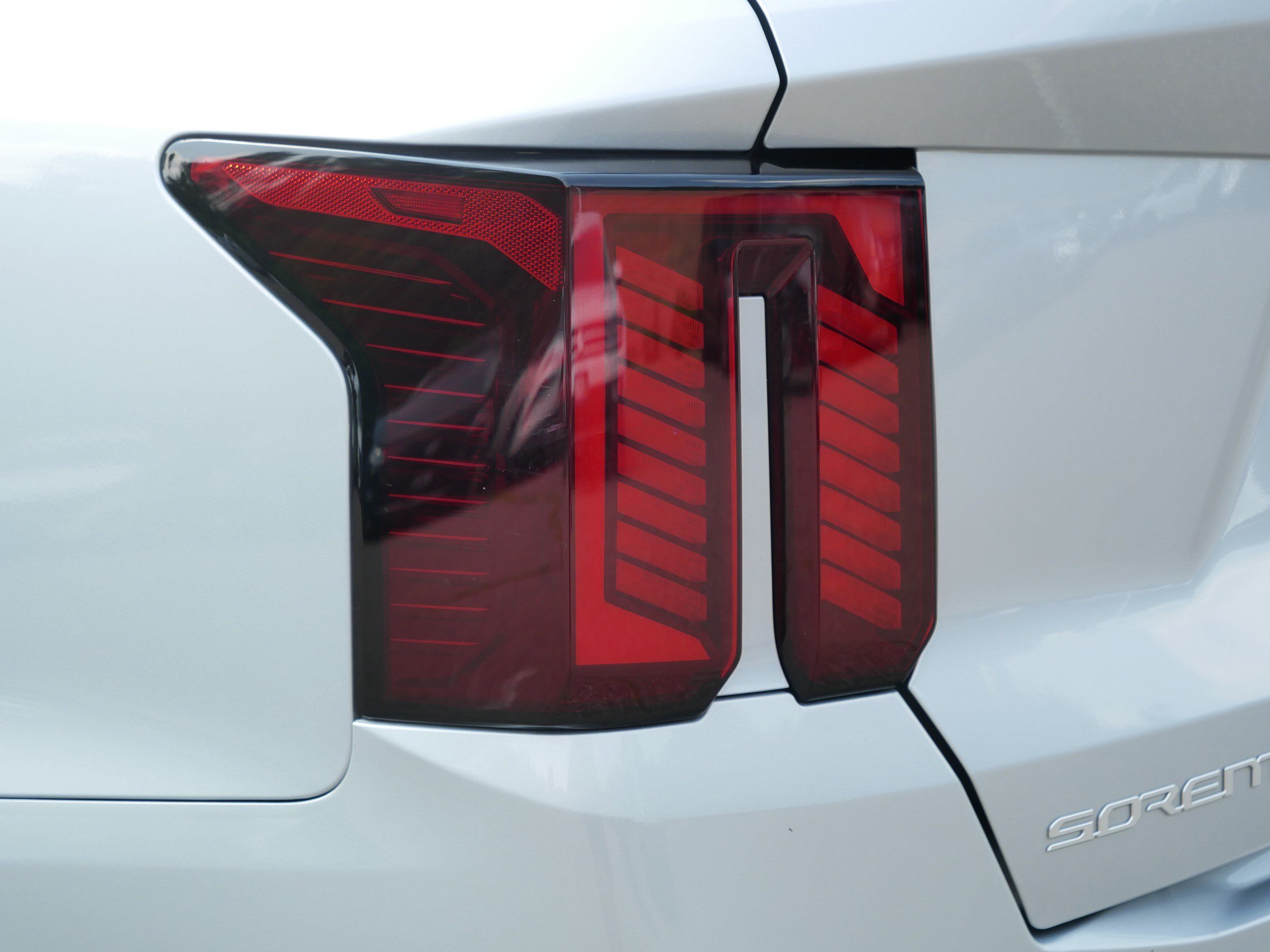 Certified 2025 Kia Sorento SX Prestige AWD/4WD image 17
