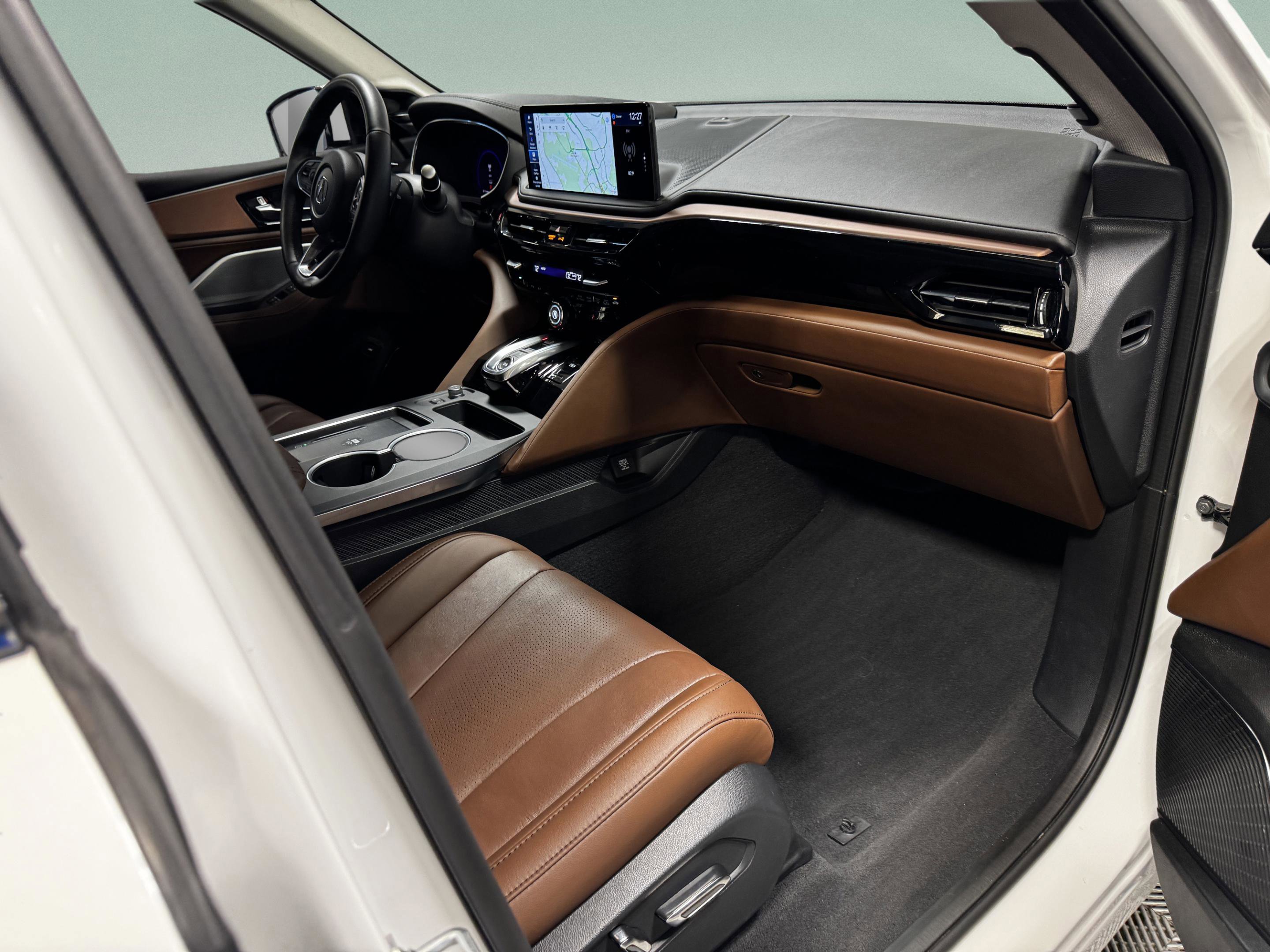 Certified 2025 Acura MDX FWD w/ Technology Package image 11