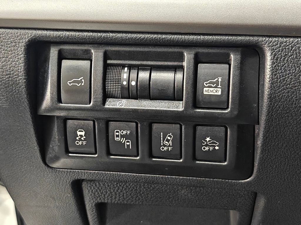 Used 2018 Subaru Outback 2.5i Limited image 9