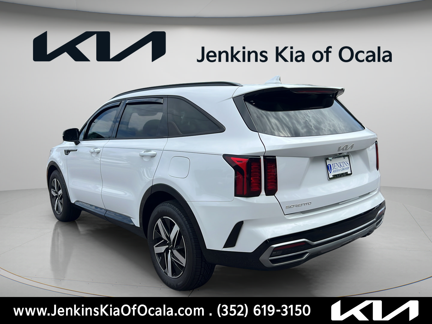 Used 2023 Kia Sorento EX w/ Panoramic Sunroof Package FWD image 5