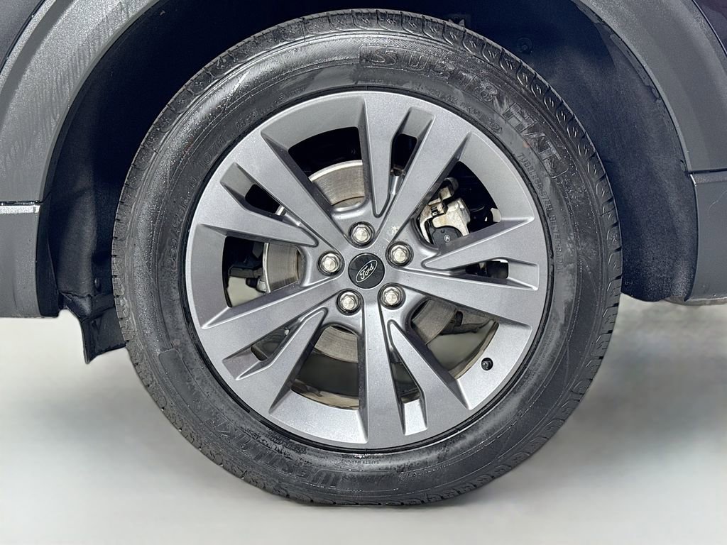 Used 2022 Ford Explorer XLT w/ Equipment Group 202A image 10