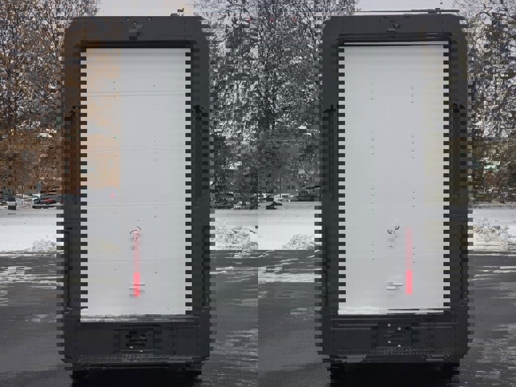 New 2025 Chevrolet Brightdrop 600 w/ Power Door Package image 8