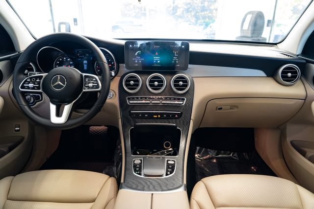 Used 2021 Mercedes-Benz GLC 300 4MATIC image 9
