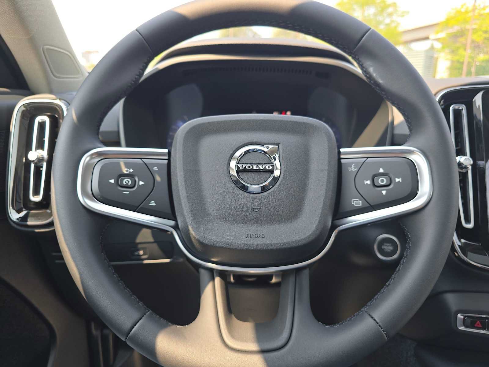 New 2026 Volvo XC40 B5 Plus w/ Protection Package Premier AWD/4WD image 24