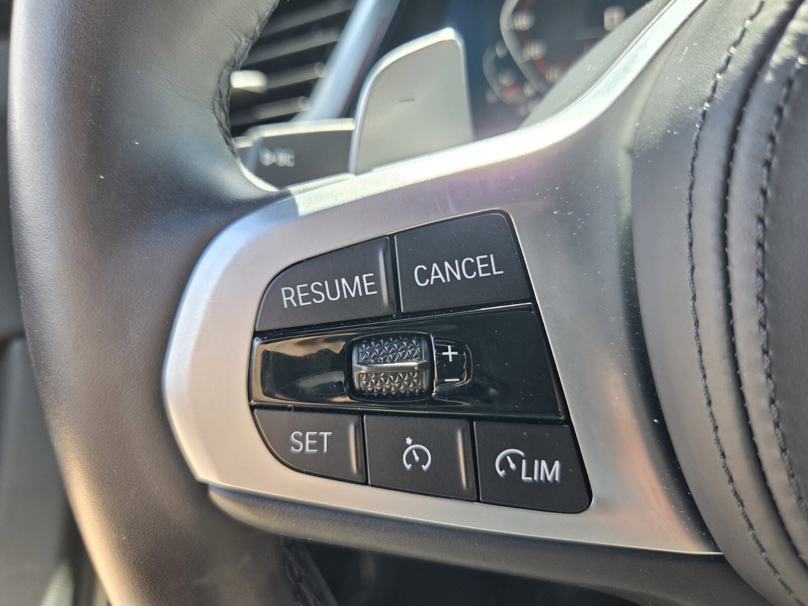 Used 2022 BMW Z4 M40i w/ Premium Package image 25