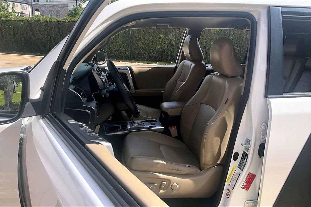 Used 2017 Toyota 4Runner SR5 RWD image 33