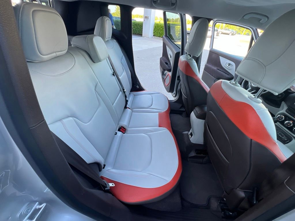 Used 2015 Jeep Renegade Limited FWD image 29