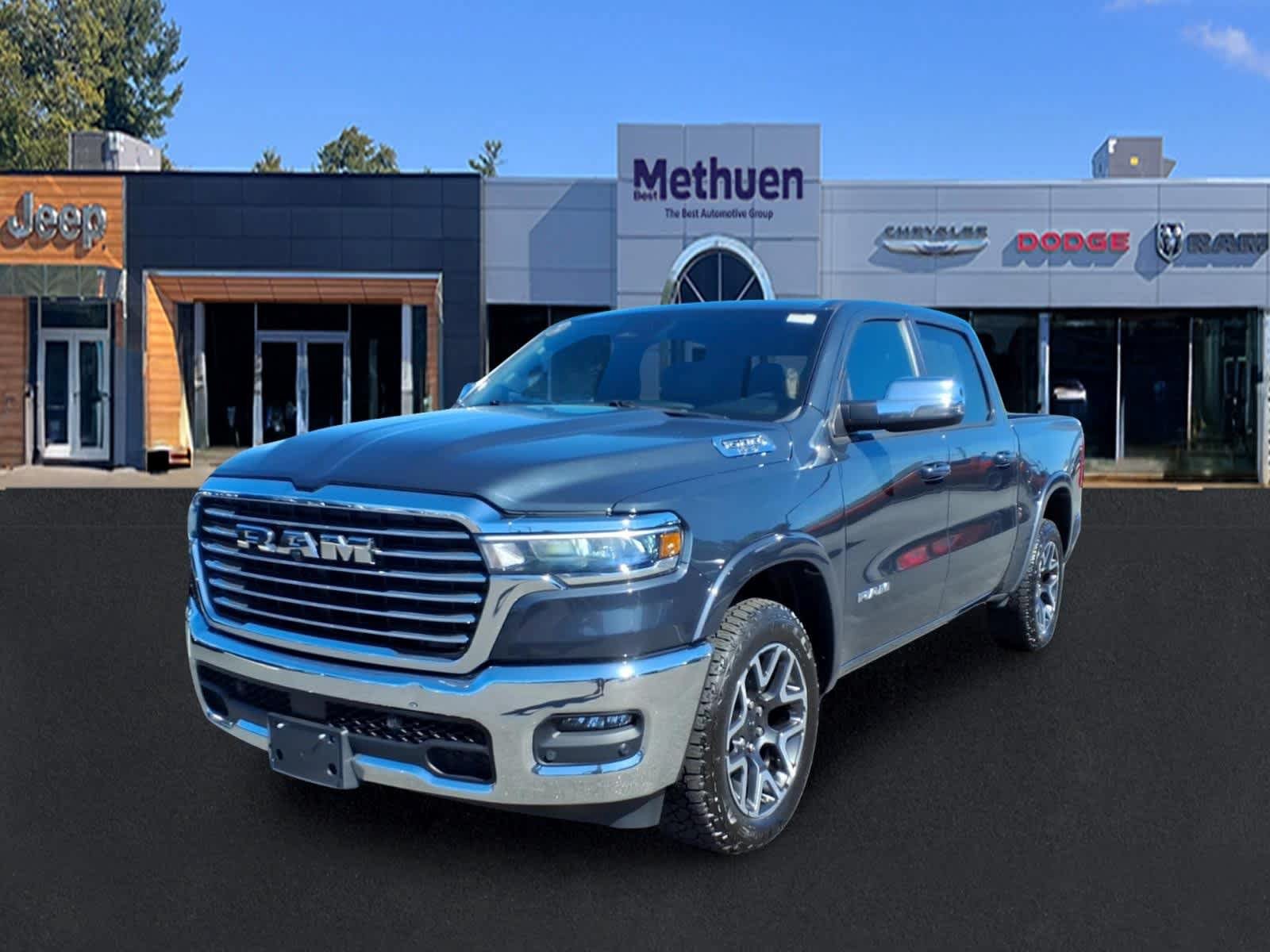 Used 2025 RAM 1500 Laramie AWD/4WD image 3