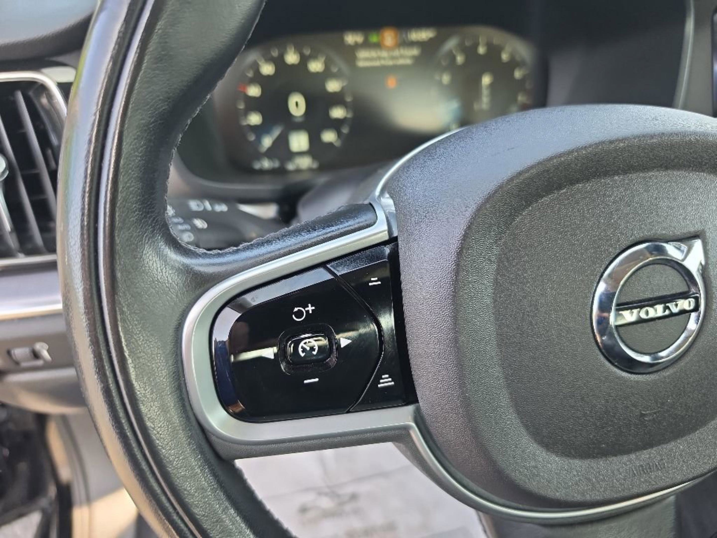 Used 2020 Volvo S60 T5 Momentum FWD image 15