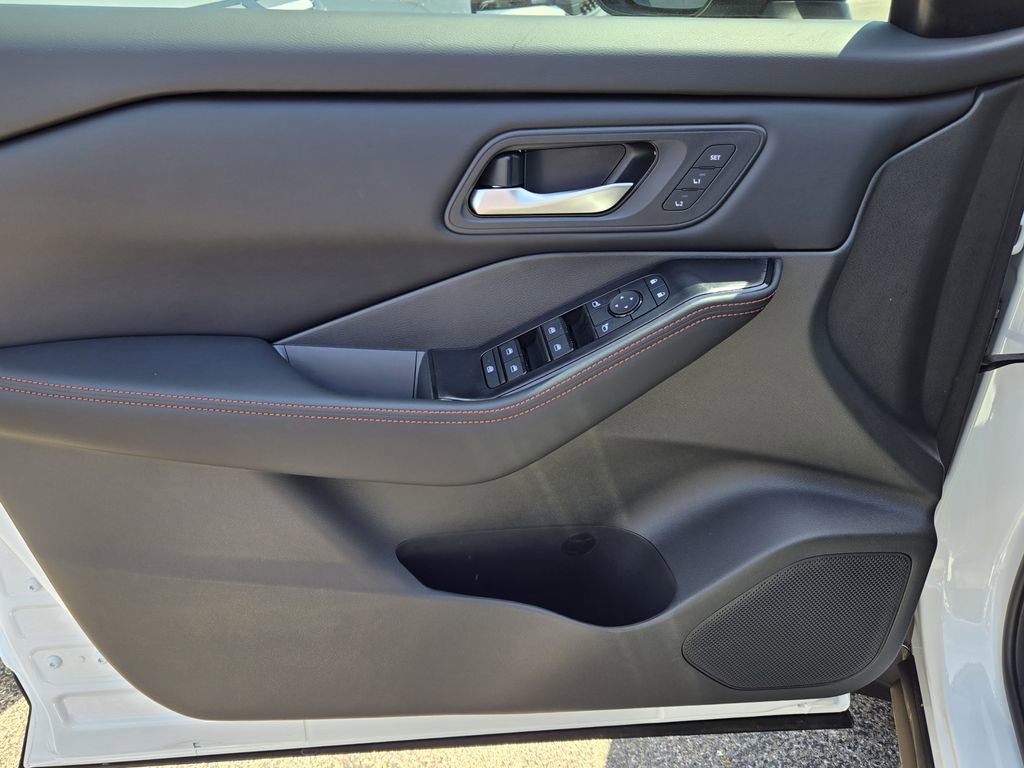 New 2026 Nissan Rogue SV w/ Rock Creek Premium Package AWD/4WD image 17