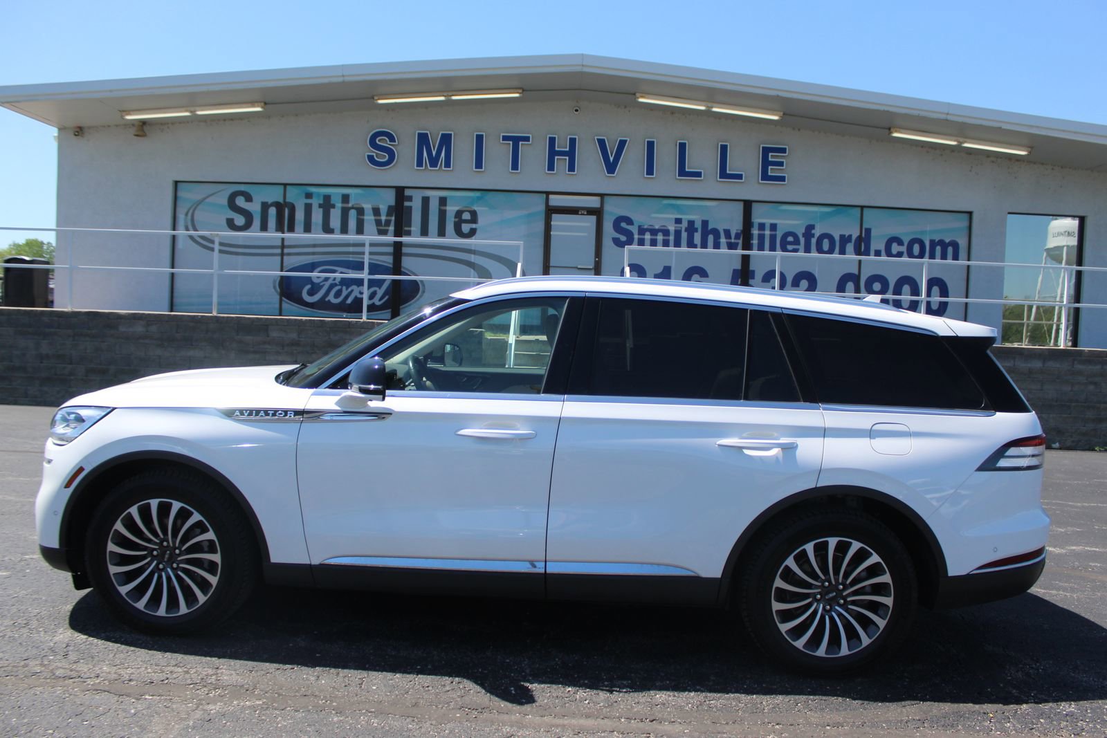Used 2023 Lincoln Aviator Reserve w/ Equipment Group 201A AWD/4WD image 4