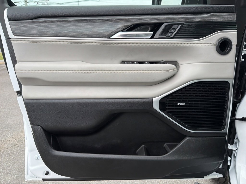 Used 2022 Jeep Wagoneer Series III w/ Premium Group I image 37