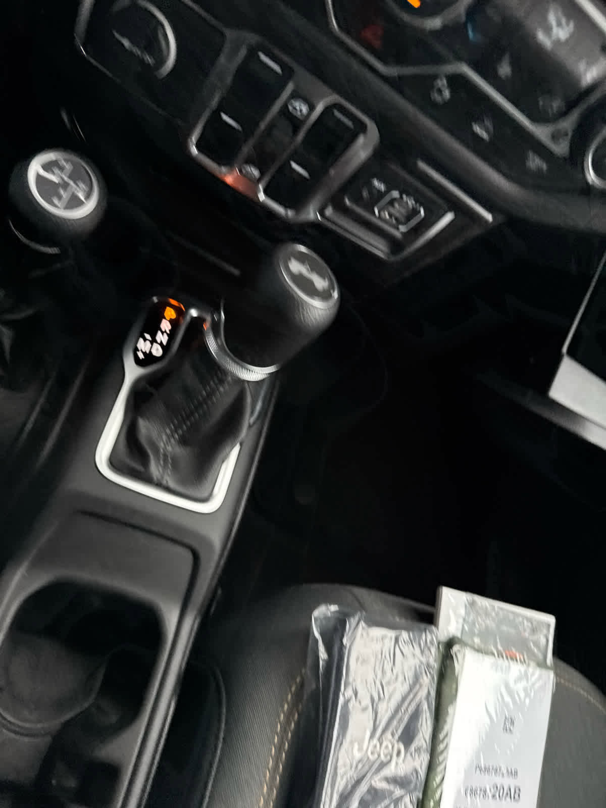 Used 2025 Jeep Wrangler Sahara w/ Safety Group image 25