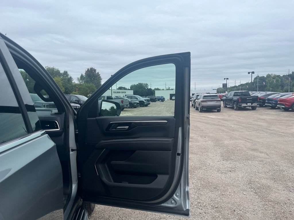 Used 2025 Chevrolet Tahoe LT AWD/4WD image 37