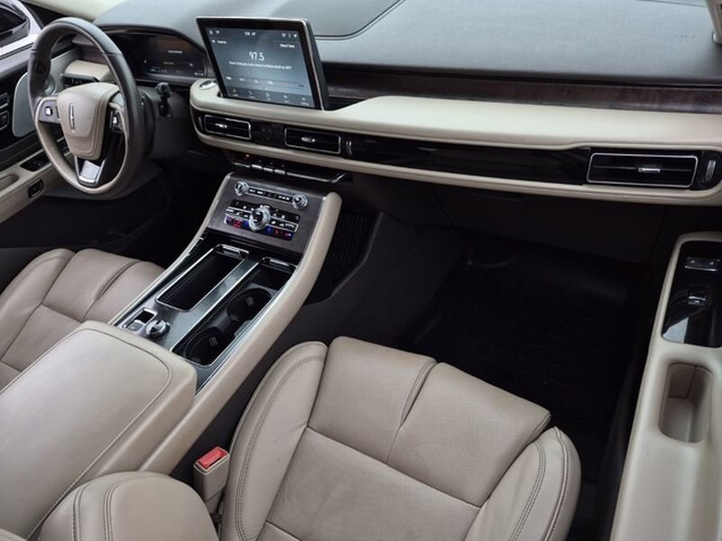 Used 2020 Lincoln Aviator Reserve w/ Equipment Group 202A image 25
