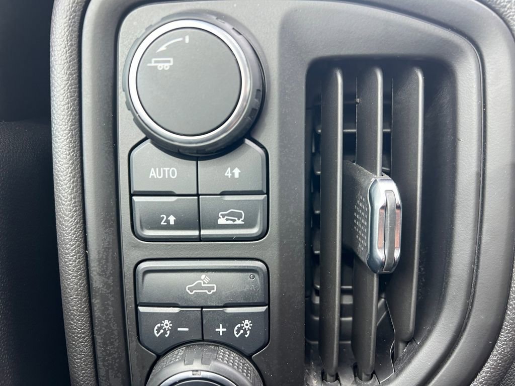Used 2024 Chevrolet Silverado 1500 Custom image 12