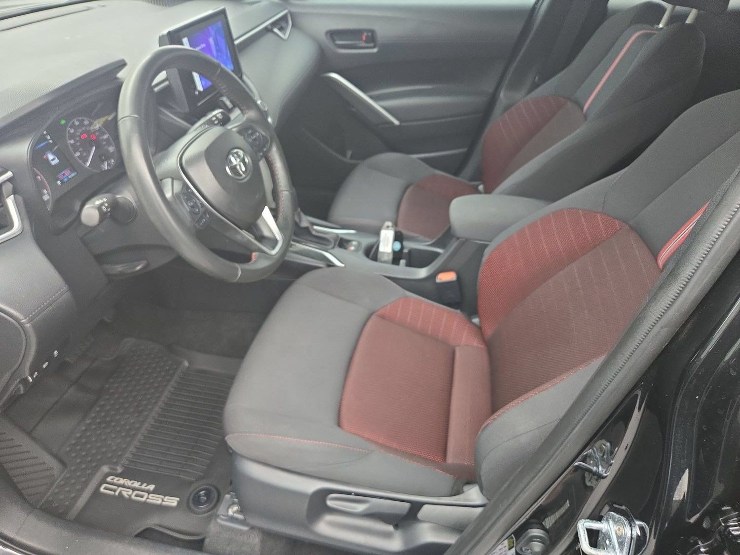 Used 2025 Toyota Corolla Cross AWD Hybrid image 15